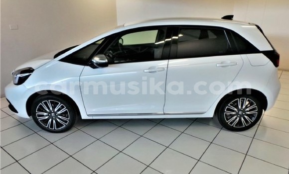 Acheter Occasion Voiture Honda Fit Blanc à Beitbridge, Matabeleland South Acheter Occasion Voiture Honda Fit Blanc à Beitbridge, Matabeleland South