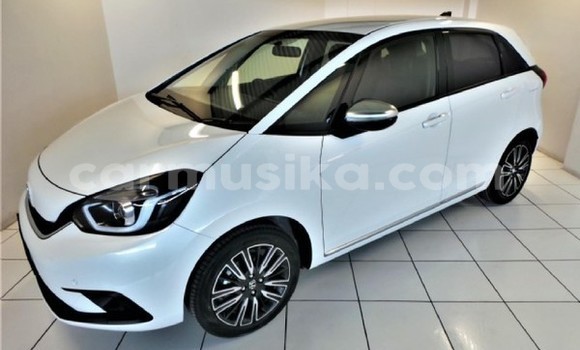 Acheter Occasion Voiture Honda Fit Blanc à Beitbridge, Matabeleland South Acheter Occasion Voiture Honda Fit Blanc à Beitbridge, Matabeleland South