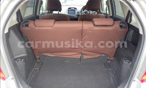 Acheter Occasion Voiture Honda Fit Gris à Beitbridge, Matabeleland South Acheter Occasion Voiture Honda Fit Gris à Beitbridge, Matabeleland South