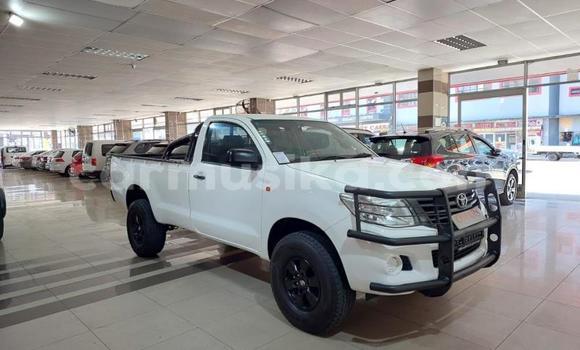 Nunua Ilio tumika Toyota Hilux Nyeupe Gari ndani ya Beitbridge nchini Matabeleland Kusini