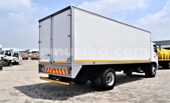 Acheter Occasion Utilitaire Hino 300 Series Blanc à Beitbridge, Matabeleland South Acheter Occasion Utilitaire Hino 300 Series Blanc à Beitbridge, Matabeleland South