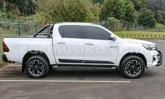 Tenga Tsaru Toyota Hilux Chena Mota in Beitbridge in Matabeleland South Tenga Tsaru Toyota Hilux Chena Mota in Beitbridge in Matabeleland South