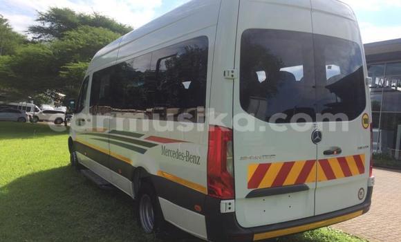 Buy Used Mercedes-Benz C-Classe White Car in Beitbridge in Matabeleland South Buy Used Mercedes-Benz C-Classe White Car in Beitbridge in Matabeleland South