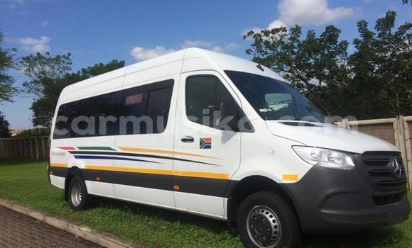 Buy Used Mercedes-Benz C-Classe White Car in Beitbridge in Matabeleland South Buy Used Mercedes-Benz C-Classe White Car in Beitbridge in Matabeleland South