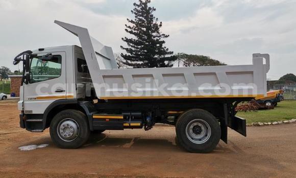 Acheter Occasion Voiture Toyota Comfort Blanc à Beitbridge, Matabeleland South