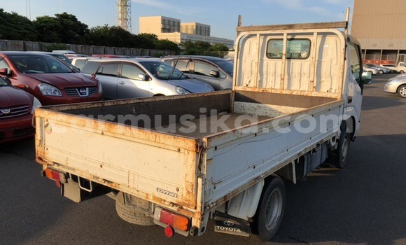 Buy Used Toyota Dyna White Truck in Beitbridge in Matabeleland South Buy Used Toyota Dyna White Truck in Beitbridge in Matabeleland South