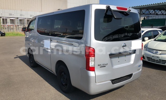 Acheter Occasion Voiture Nissan Nv350 Gris à Beitbridge, Matabeleland South Acheter Occasion Voiture Nissan Nv350 Gris à Beitbridge, Matabeleland South
