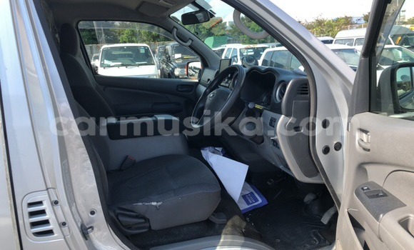 Acheter Occasion Voiture Nissan Nv350 Gris à Beitbridge, Matabeleland South Acheter Occasion Voiture Nissan Nv350 Gris à Beitbridge, Matabeleland South