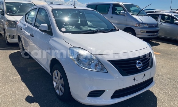 Buy Used Nissan Almera White Car in Beitbridge in Matabeleland South
