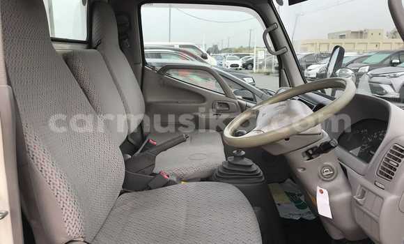 Acheter Occasion Utilitaire Toyota Dyna Blanc à Beitbridge, Matabeleland South Acheter Occasion Utilitaire Toyota Dyna Blanc à Beitbridge, Matabeleland South