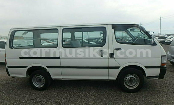 Tenga Tsaru Toyota Hiace Chena Mota in Beitbridge in Matabeleland South Tenga Tsaru Toyota Hiace Chena Mota in Beitbridge in Matabeleland South