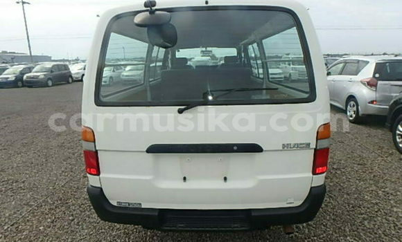 Tenga Tsaru Toyota Hiace Chena Mota in Beitbridge in Matabeleland South Tenga Tsaru Toyota Hiace Chena Mota in Beitbridge in Matabeleland South