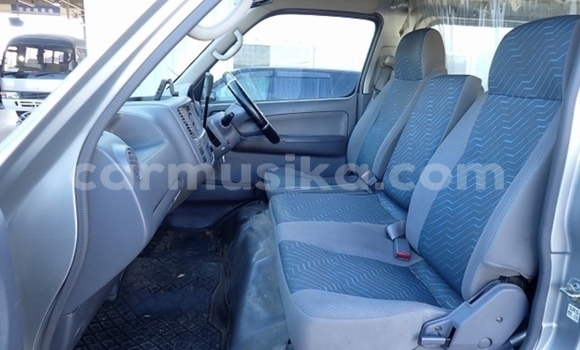 Acheter Occasion Voiture Nissan Caravan Gris à Beitbridge, Matabeleland South Acheter Occasion Voiture Nissan Caravan Gris à Beitbridge, Matabeleland South