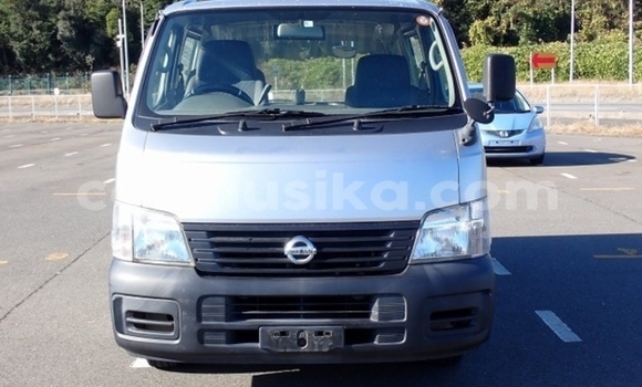 Acheter Occasion Voiture Nissan Caravan Gris à Beitbridge, Matabeleland South Acheter Occasion Voiture Nissan Caravan Gris à Beitbridge, Matabeleland South
