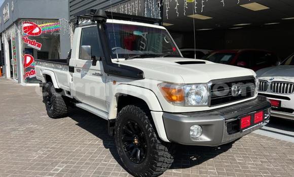 Acheter Occasion Voiture Toyota Land Cruiser Blanc à Beitbridge, Matabeleland South Acheter Occasion Voiture Toyota Land Cruiser Blanc à Beitbridge, Matabeleland South