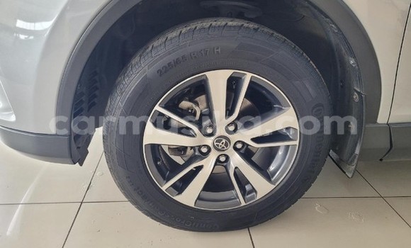 Acheter Occasion Voiture Toyota RAV4 Gris à Beitbridge, Matabeleland South Acheter Occasion Voiture Toyota RAV4 Gris à Beitbridge, Matabeleland South