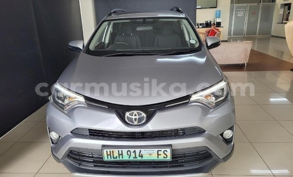 Acheter Occasion Voiture Toyota RAV4 Gris à Beitbridge, Matabeleland South Acheter Occasion Voiture Toyota RAV4 Gris à Beitbridge, Matabeleland South