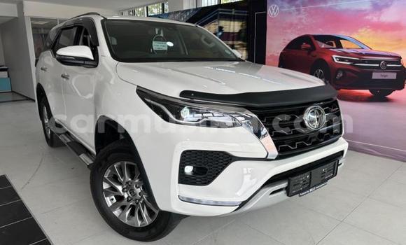 Acheter Occasion Voiture Toyota Fortuner Blanc à Beitbridge, Matabeleland South Acheter Occasion Voiture Toyota Fortuner Blanc à Beitbridge, Matabeleland South
