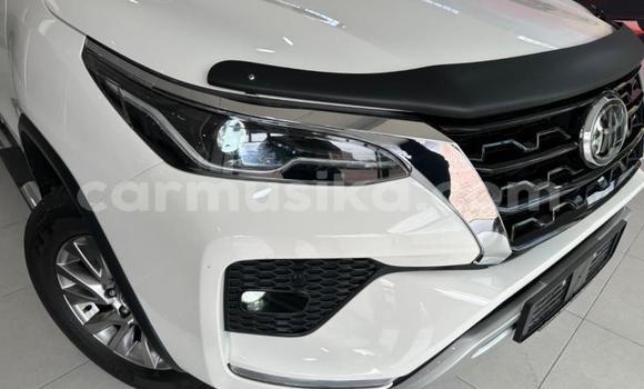 Acheter Occasion Voiture Toyota Fortuner Blanc à Beitbridge, Matabeleland South Acheter Occasion Voiture Toyota Fortuner Blanc à Beitbridge, Matabeleland South