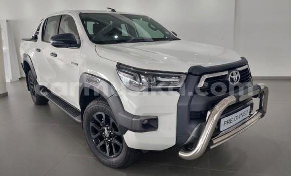Buy Used Toyota Hilux White Car in Beitbridge in Matabeleland South Buy Used Toyota Hilux White Car in Beitbridge in Matabeleland South