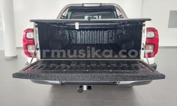 Acheter Occasion Voiture Toyota Hilux Blanc à Beitbridge, Matabeleland South Acheter Occasion Voiture Toyota Hilux Blanc à Beitbridge, Matabeleland South