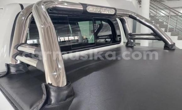 Acheter Occasion Voiture Toyota Hilux Blanc à Beitbridge, Matabeleland South Acheter Occasion Voiture Toyota Hilux Blanc à Beitbridge, Matabeleland South