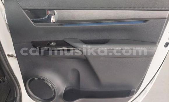 Acheter Occasion Voiture Toyota Hilux Blanc à Beitbridge, Matabeleland South Acheter Occasion Voiture Toyota Hilux Blanc à Beitbridge, Matabeleland South