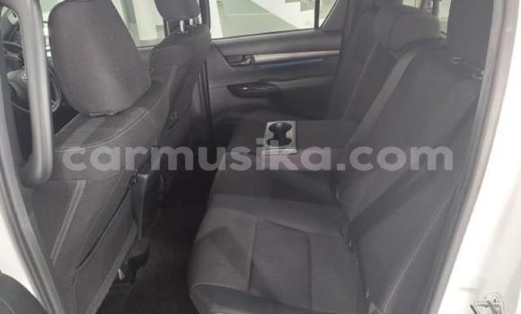 Acheter Occasion Voiture Toyota Hilux Blanc à Beitbridge, Matabeleland South Acheter Occasion Voiture Toyota Hilux Blanc à Beitbridge, Matabeleland South