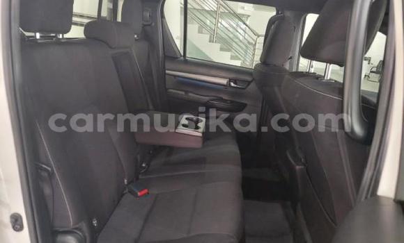 Acheter Occasion Voiture Toyota Hilux Blanc à Beitbridge, Matabeleland South Acheter Occasion Voiture Toyota Hilux Blanc à Beitbridge, Matabeleland South