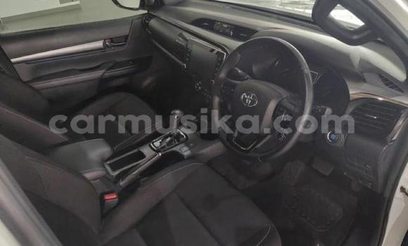 Acheter Occasion Voiture Toyota Hilux Blanc à Beitbridge, Matabeleland South Acheter Occasion Voiture Toyota Hilux Blanc à Beitbridge, Matabeleland South