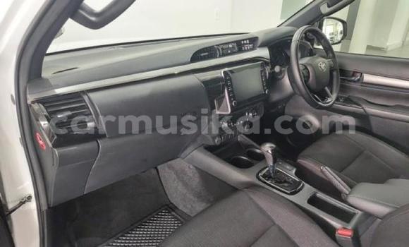 Acheter Occasion Voiture Toyota Hilux Blanc à Beitbridge, Matabeleland South Acheter Occasion Voiture Toyota Hilux Blanc à Beitbridge, Matabeleland South