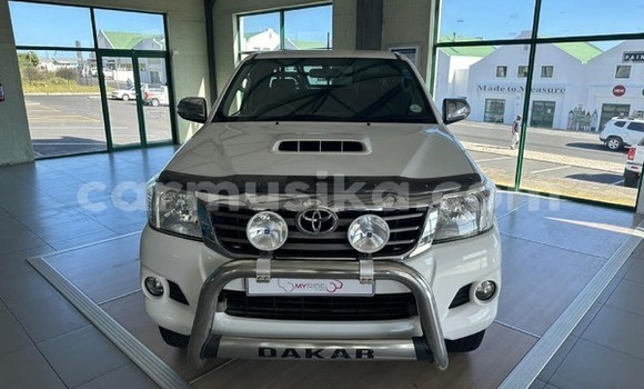 Tenga Tsaru Toyota Hilux Chena Mota in Beitbridge in Matabeleland South Tenga Tsaru Toyota Hilux Chena Mota in Beitbridge in Matabeleland South