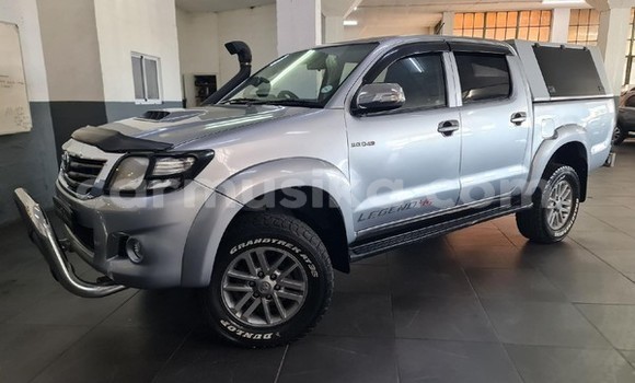 Nunua Ilio tumika Toyota Hilux Fedha Gari ndani ya Beitbridge nchini Matabeleland Kusini