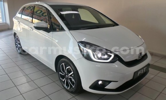 Buy Used Honda Fit White Car in Beitbridge in Matabeleland South
