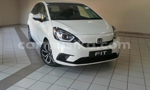 Acheter Occasion Voiture Honda Fit Blanc à Beitbridge, Matabeleland South Acheter Occasion Voiture Honda Fit Blanc à Beitbridge, Matabeleland South