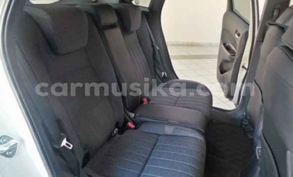 Acheter Occasion Voiture Honda Fit Blanc à Beitbridge, Matabeleland South Acheter Occasion Voiture Honda Fit Blanc à Beitbridge, Matabeleland South