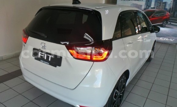 Acheter Occasion Voiture Honda Fit Blanc à Beitbridge, Matabeleland South Acheter Occasion Voiture Honda Fit Blanc à Beitbridge, Matabeleland South