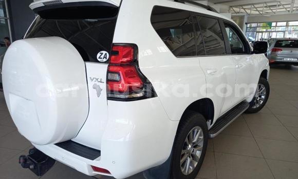 Acheter Occasion Voiture Toyota Land Cruiser Prado Blanc à Beitbridge, Matabeleland South Acheter Occasion Voiture Toyota Land Cruiser Prado Blanc à Beitbridge, Matabeleland South