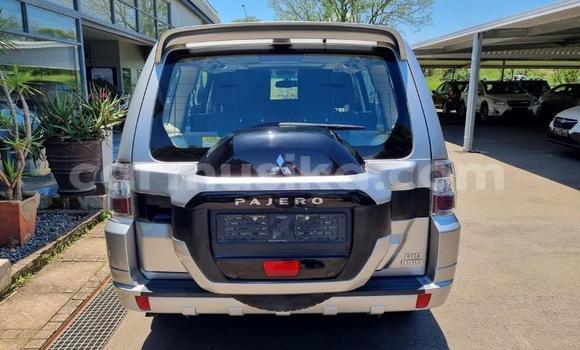 Acheter Occasion Voiture Mitsubishi Pajero Gris à Beitbridge, Matabeleland South Acheter Occasion Voiture Mitsubishi Pajero Gris à Beitbridge, Matabeleland South