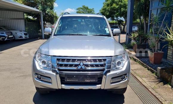 Acheter Occasion Voiture Mitsubishi Pajero Gris à Beitbridge, Matabeleland South Acheter Occasion Voiture Mitsubishi Pajero Gris à Beitbridge, Matabeleland South