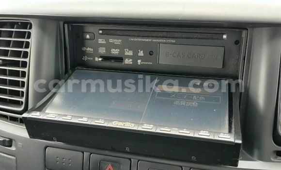 Acheter Occasion Voiture Nissan Caravan Blanc à Beitbridge, Matabeleland South Acheter Occasion Voiture Nissan Caravan Blanc à Beitbridge, Matabeleland South