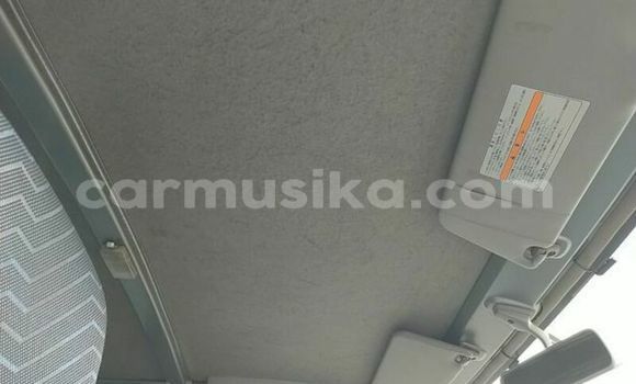 Acheter Occasion Voiture Nissan Caravan Blanc à Beitbridge, Matabeleland South Acheter Occasion Voiture Nissan Caravan Blanc à Beitbridge, Matabeleland South