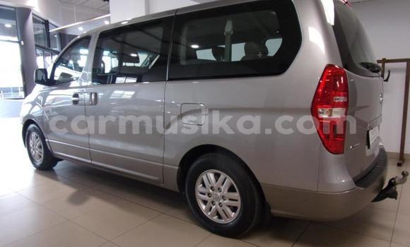 Acheter Occasion Voiture Hyundai H1 Gris à Beitbridge, Matabeleland South Acheter Occasion Voiture Hyundai H1 Gris à Beitbridge, Matabeleland South