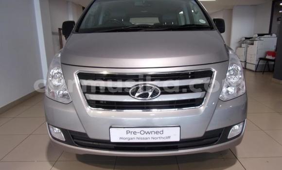 Acheter Occasion Voiture Hyundai H1 Gris à Beitbridge, Matabeleland South Acheter Occasion Voiture Hyundai H1 Gris à Beitbridge, Matabeleland South