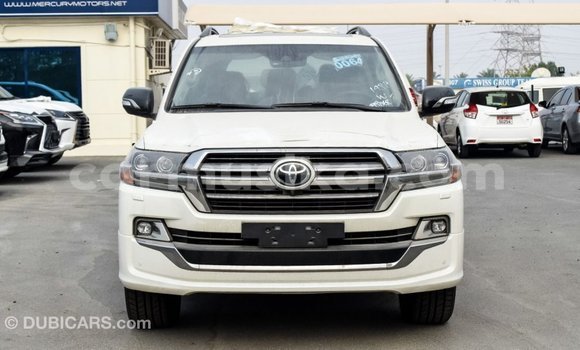 Acheter Import Voiture Toyota Land Cruiser Blanc à Import - Dubai, Harare Acheter Import Voiture Toyota Land Cruiser Blanc à Import - Dubai, Harare