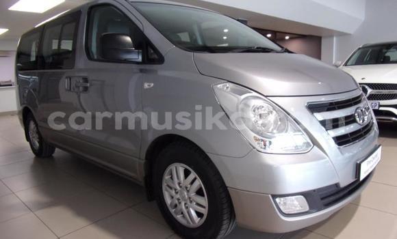 Acheter Occasion Voiture Hyundai H1 Gris à Beitbridge, Matabeleland South Acheter Occasion Voiture Hyundai H1 Gris à Beitbridge, Matabeleland South