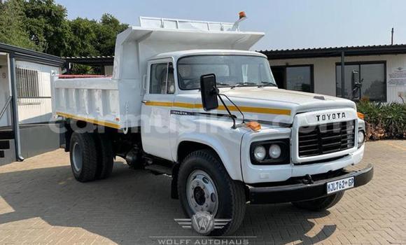 Buy Used Nissan UD White Truck in Beitbridge in Matabeleland South Buy Used Nissan UD White Truck in Beitbridge in Matabeleland South
