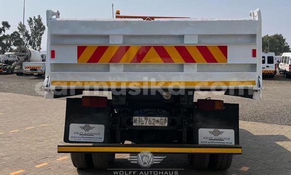 Buy Used Nissan UD White Truck in Beitbridge in Matabeleland South Buy Used Nissan UD White Truck in Beitbridge in Matabeleland South