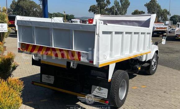 Buy Used Nissan UD White Truck in Beitbridge in Matabeleland South Buy Used Nissan UD White Truck in Beitbridge in Matabeleland South