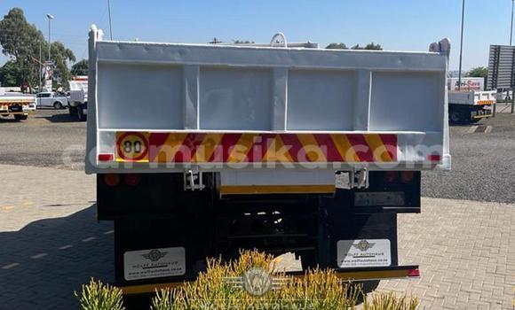 Buy Used Nissan UD White Truck in Beitbridge in Matabeleland South Buy Used Nissan UD White Truck in Beitbridge in Matabeleland South